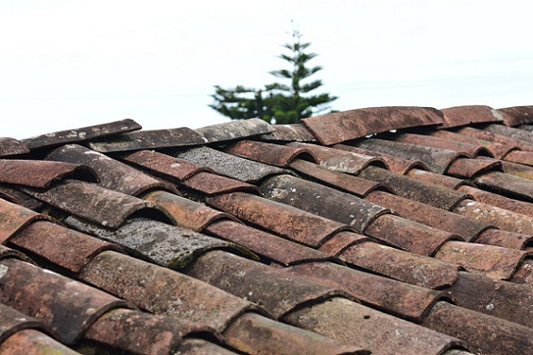 Roof tiles for solar panels